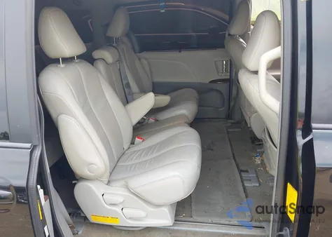 2014 Toyota Sienna z USA, uszkodzony, nr VIN 5TDYK3DC4EF415362